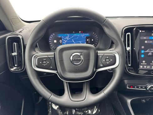 Certified 2025 Volvo XC40 B5 Core AWD/4WD image 14