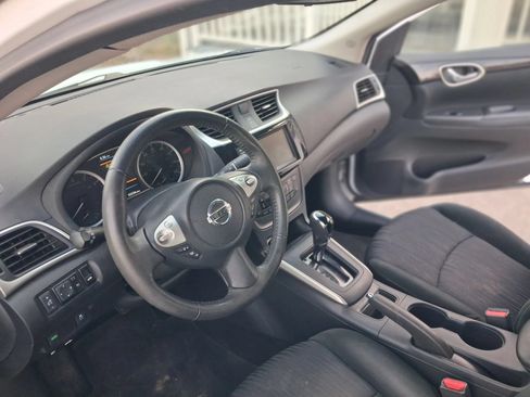Used 2019 Nissan Sentra SV FWD image 2