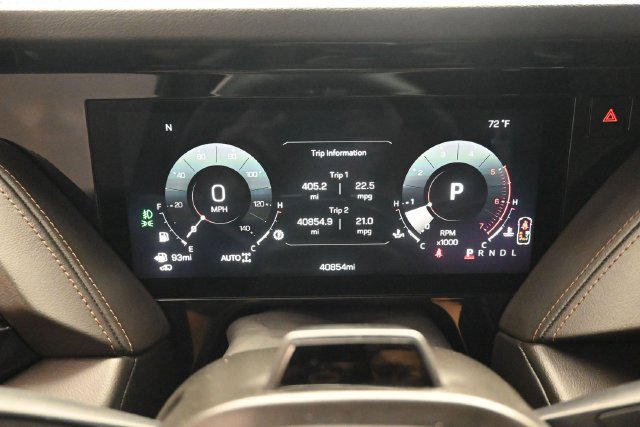 Used 2026 GMC Yukon XL AT4 w/ AT4 Premium Plus Package AWD/4WD image 5