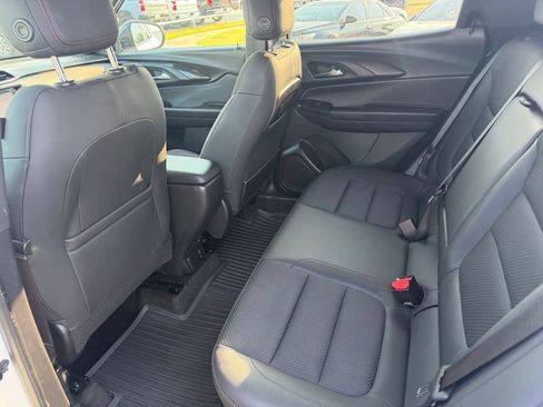 Used 2022 Chevrolet TrailBlazer RS w/ Technology Package FWD image 21