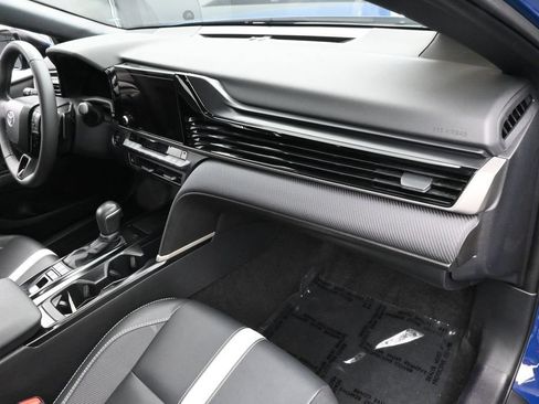Used 2025 Toyota Camry SE FWD image 43
