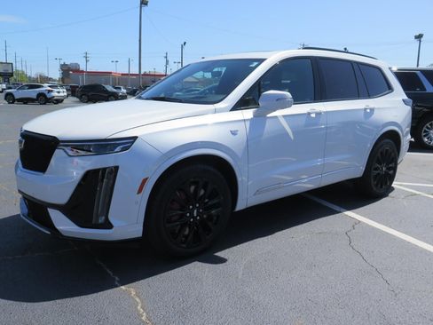 Certified 2024 Cadillac XT6 Sport w/ LPO, Onyx Lite Package AWD/4WD image 10
