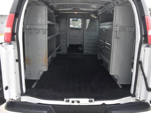 Used 2017 GMC Savana 2500 image 8