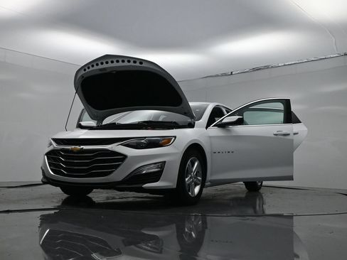 Used 2025 Chevrolet Malibu LS FWD image 29