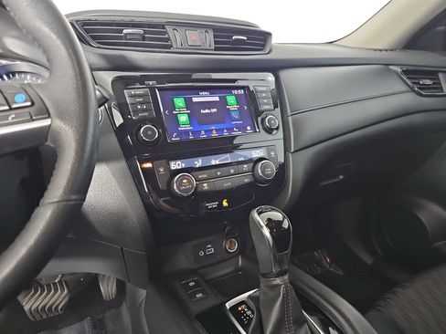 Used 2019 Nissan Rogue SV w/ Premium Package FWD image 20