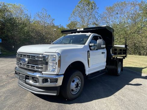 New 2025 Ford F350 XL w/ XL Chrome Package image 7