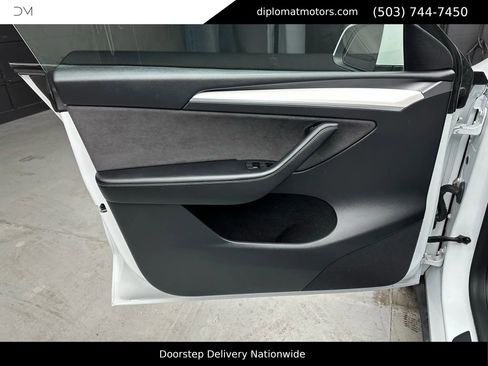 Used 2023 Tesla Model Y Long Range image 22