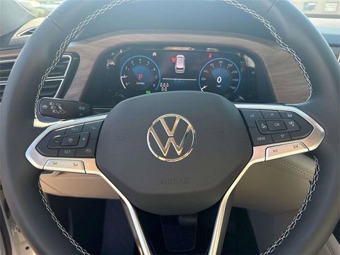 New 2026 Volkswagen Atlas SE FWD image 17