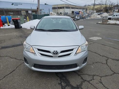 Used 2011 Toyota Corolla LE image 2
