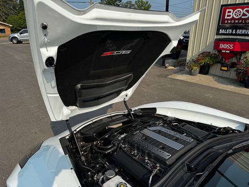 Used 2019 Chevrolet Corvette Z06 RWD image 33
