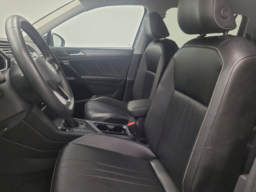Used 2024 Volkswagen Tiguan SE FWD image 17