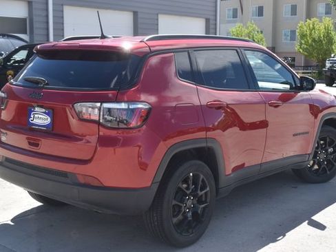 Used 2025 Jeep Compass Latitude w/ Altitude Special Edition AWD/4WD image 5