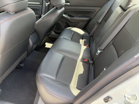 Used 2024 Nissan Altima 2.5 SR FWD image 29
