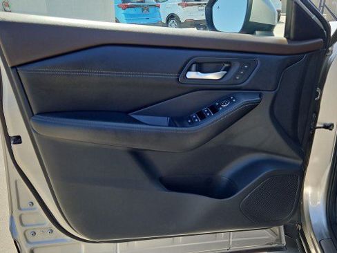 Used 2023 Nissan Rogue SL w/ SL Premium Package FWD image 23