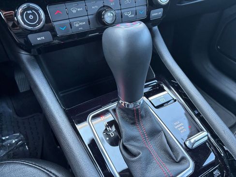 Used 2025 Jeep Compass Trailhawk image 41