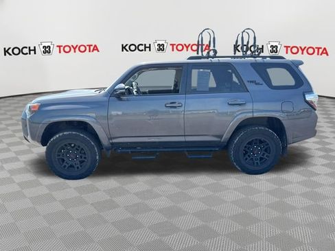 Used 2021 Toyota 4Runner TRD Off-Road Premium w/ Moonroof Package AWD/4WD image 4