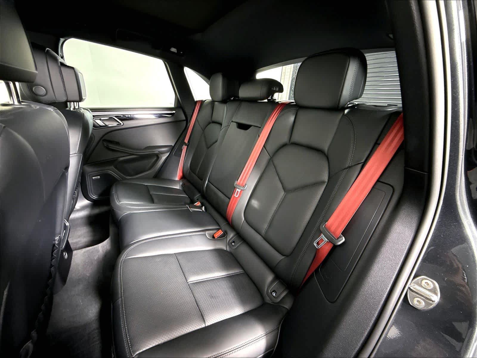 Certified 2023 Porsche Macan S AWD/4WD image 23