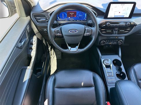 Used 2021 Ford Escape Titanium image 23