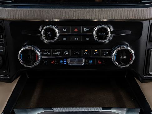 Used 2026 Ford F350 Platinum w/ Platinum Plus Package image 27