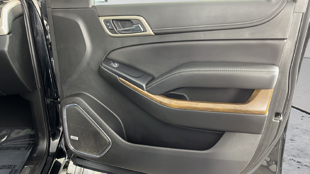 Used 2019 GMC Yukon XL Denali w/ Denali Ultimate Package AWD/4WD image 19