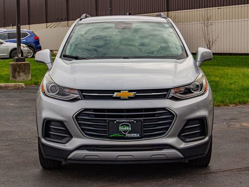 Used 2017 Chevrolet Trax LT w/ LT Convenience Package image 2
