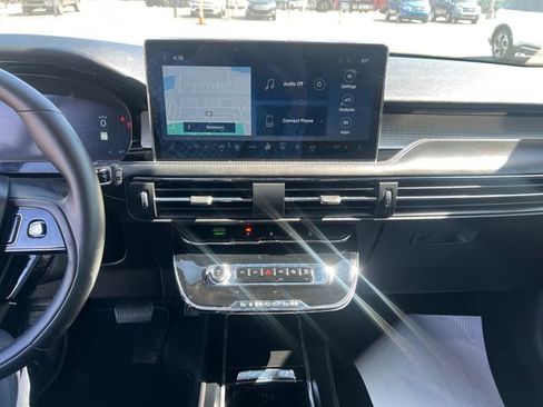 Used 2023 Lincoln Corsair AWD image 23