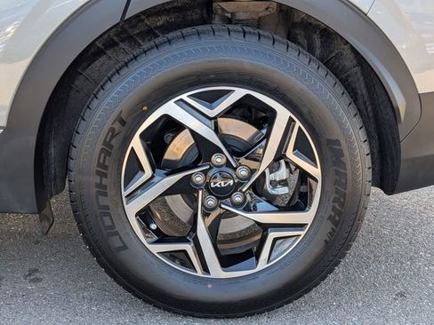 Used 2024 Kia Sportage LX image 11