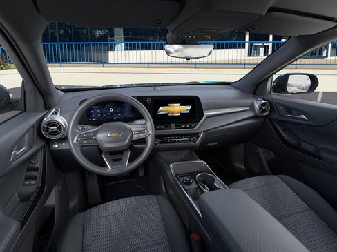 New 2026 Chevrolet Equinox LT w/ Safety and Technology Package FWD image 15