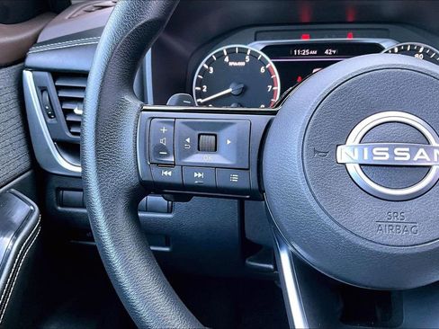 Certified 2023 Nissan Rogue SV image 11