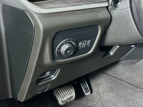 Used 2021 Jeep Grand Cherokee L Limited RWD image 17