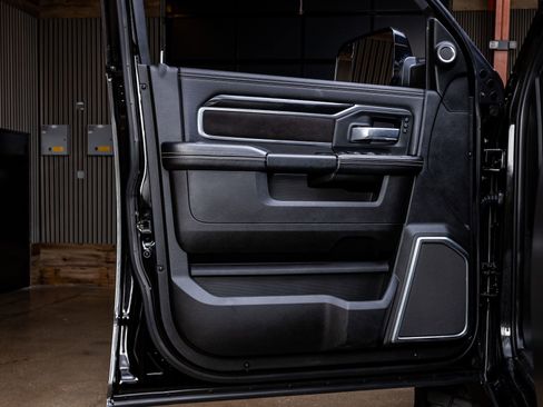 Used 2022 RAM 3500 Laramie image 35