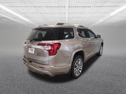 Used 2023 GMC Acadia Denali w/ Denali Technology Package image 6