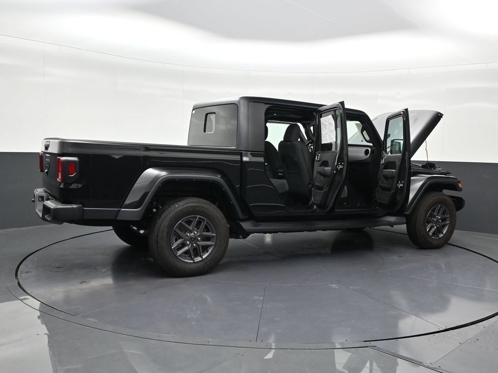 Used 2025 Jeep Gladiator Sport AWD/4WD image 30