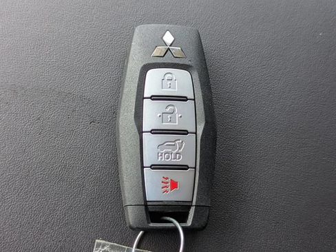 New 2026 Mitsubishi Outlander SE FWD image 33