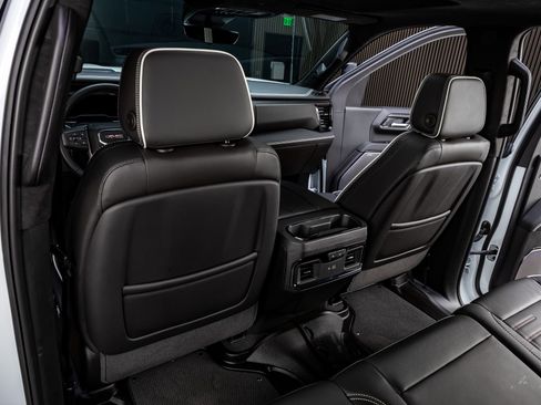 Used 2025 GMC Sierra 2500 AT4X image 34