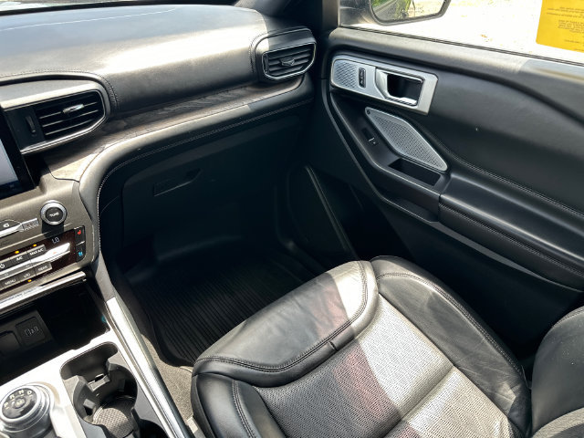 Used 2020 Ford Explorer Platinum w/ Premium Technology Package AWD/4WD image 24