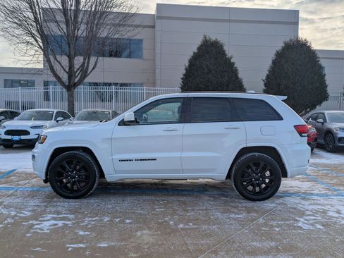 Used 2019 Jeep Grand Cherokee Altitude image 9
