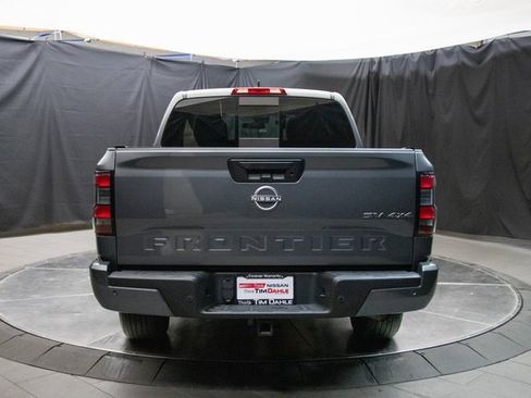 Used 2023 Nissan Frontier SV w/ SV Convenience Package image 11
