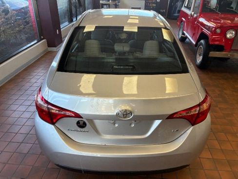 Used 2017 Toyota Corolla LE image 12