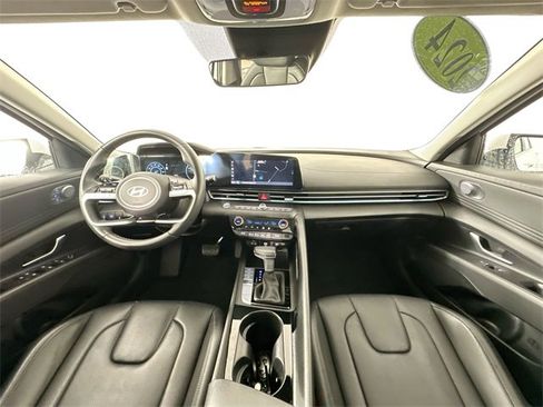 Used 2024 Hyundai Elantra Limited image 3