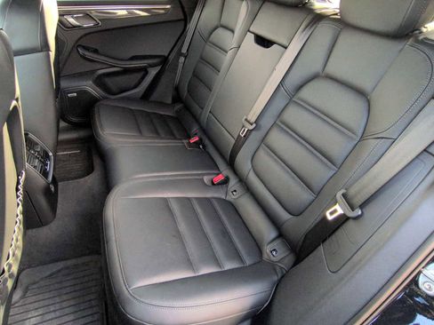 Used 2023 Porsche Macan GTS image 11