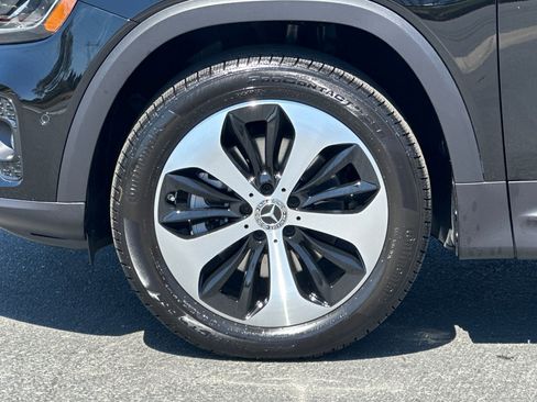 New 2025 Mercedes-Benz GLB 250 4MATIC image 25