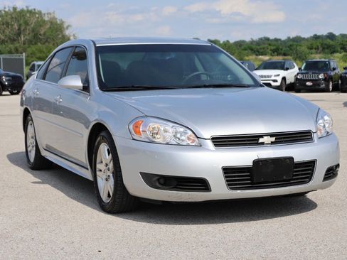 Used 2011 Chevrolet Impala LT w/ Luxury Edition Package FWD image 4