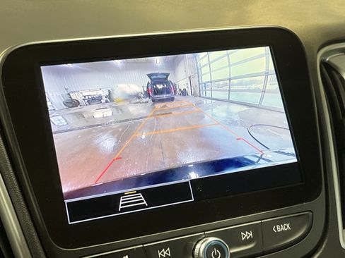 Used 2024 Chevrolet Malibu LT image 23