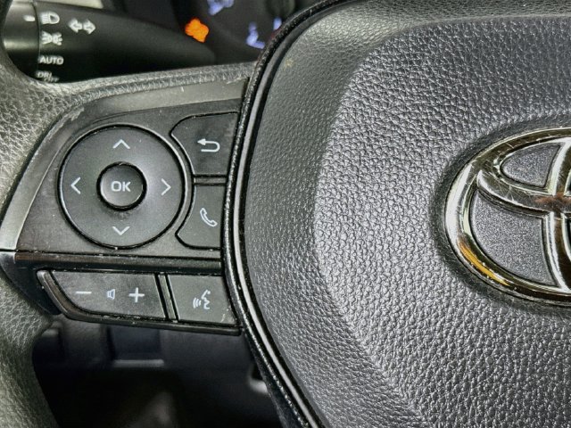 Used 2020 Toyota Corolla LE FWD image 11