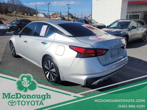 Used 2021 Nissan Altima 2.5 SV w/ SV Premium Package image 8