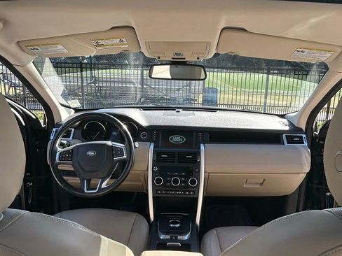 Used 2018 Land Rover Discovery Sport HSE image 21