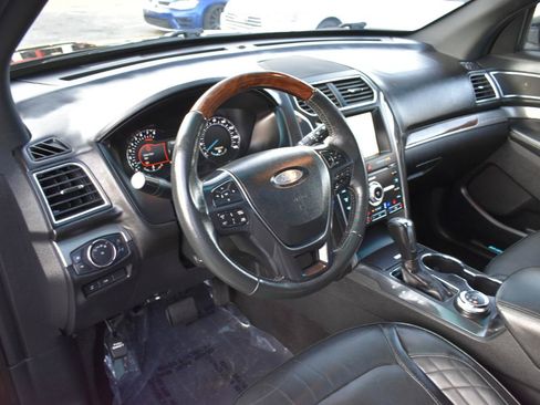 Used 2019 Ford Explorer Platinum AWD/4WD image 10