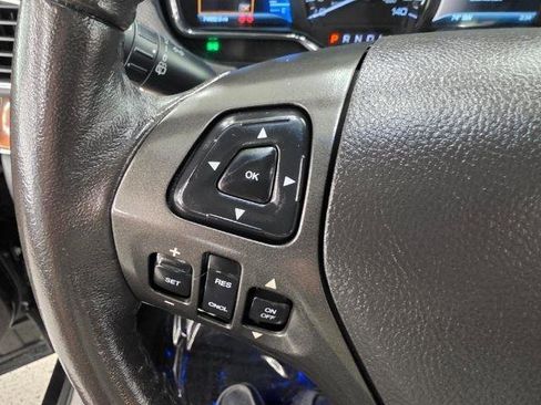 Used 2015 Lincoln MKT AWD image 11