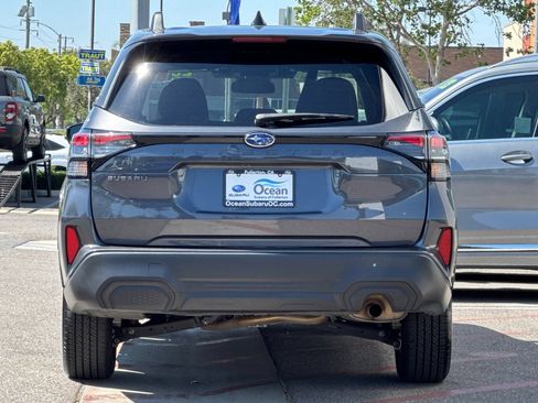 Used 2025 Subaru Forester Premium AWD/4WD image 8